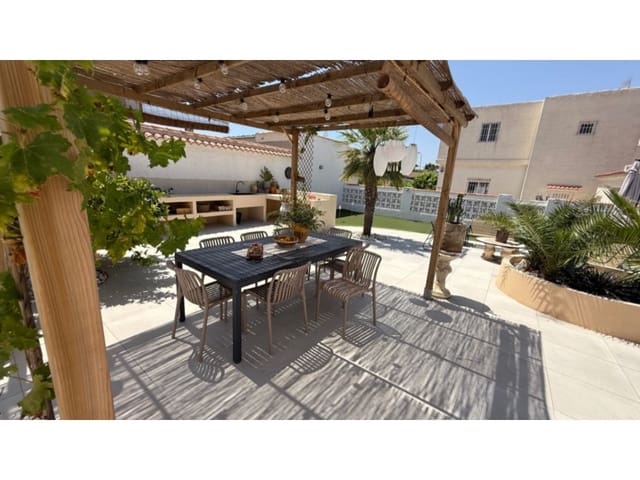 3 slaapkamer Villa te koop in El Chaparral, Torrevieja met zwembad garage - € 645.000 (Ref: 10154956)