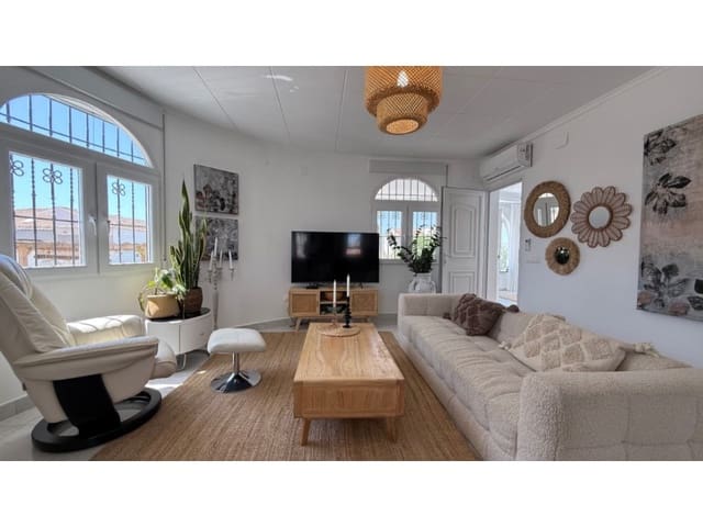 3 slaapkamer Villa te koop in El Chaparral, Torrevieja met zwembad garage - € 645.000 (Ref: 10154956)