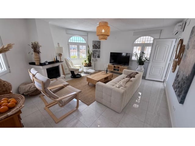 3 slaapkamer Villa te koop in El Chaparral, Torrevieja met zwembad garage - € 645.000 (Ref: 10154956)