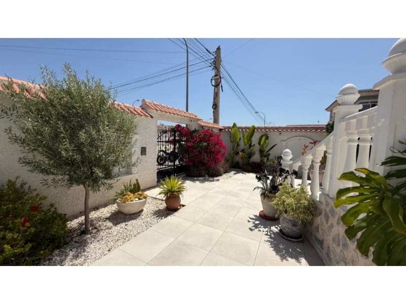 3 bedroom Villa for sale in El Chaparral with pool garage - € 645,000 (Ref: 10154956)