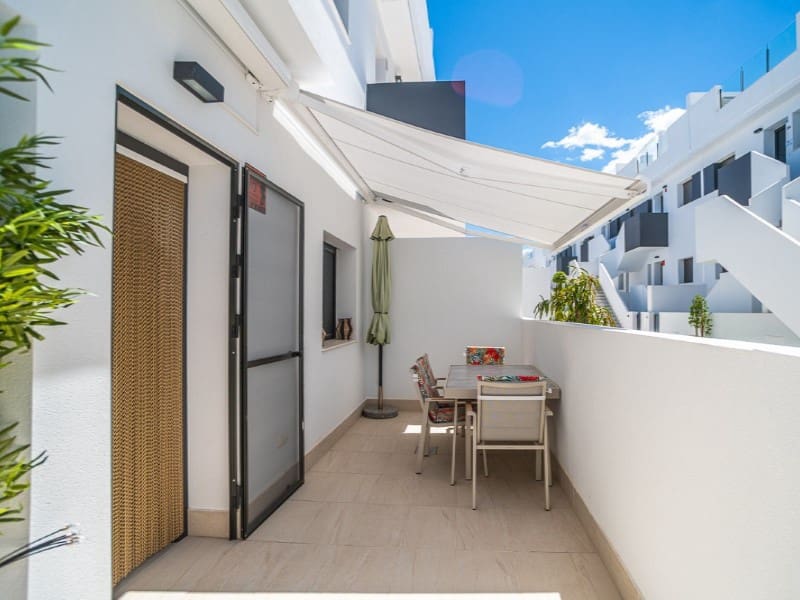 3 soverom Leilighet til salgs i Los Altos med svømmebasseng garasje - € 339 000 (Ref: 10154957)