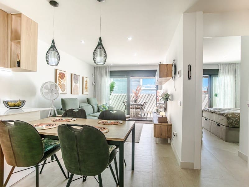 3 soverom Leilighet til salgs i Los Altos med svømmebasseng garasje - € 339 000 (Ref: 10154957)