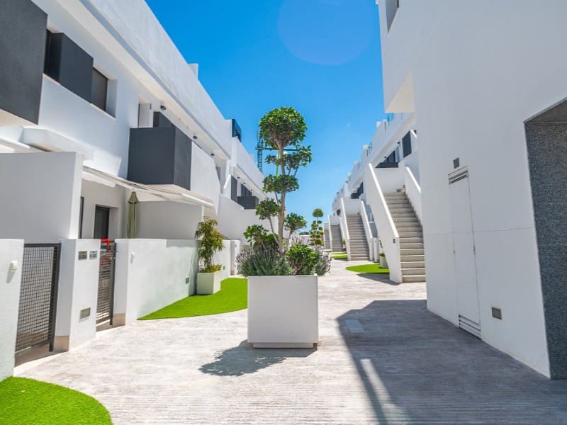 3 soverom Leilighet til salgs i Los Altos med svømmebasseng garasje - € 339 000 (Ref: 10154957)