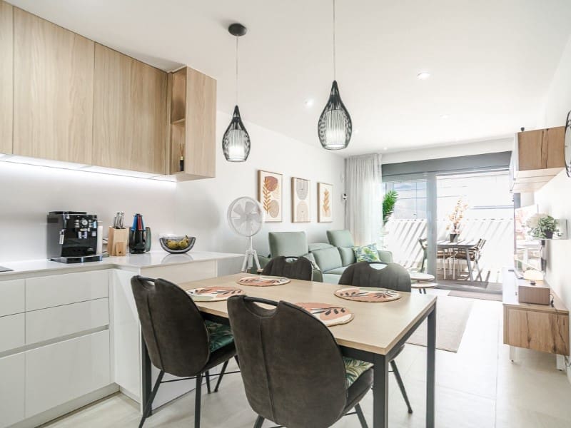 3 soverom Leilighet til salgs i Los Altos med svømmebasseng garasje - € 339 000 (Ref: 10154957)