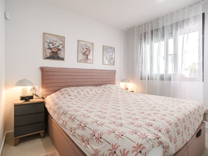 3 soverom Leilighet til salgs i Los Altos med svømmebasseng garasje - € 339 000 (Ref: 10154957)