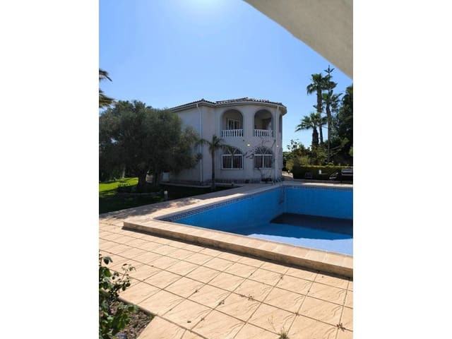 5 soverom Villa til salgs i El Chaparral, Torrevieja med svømmebasseng garasje - € 630 000 (Ref: 10154960)