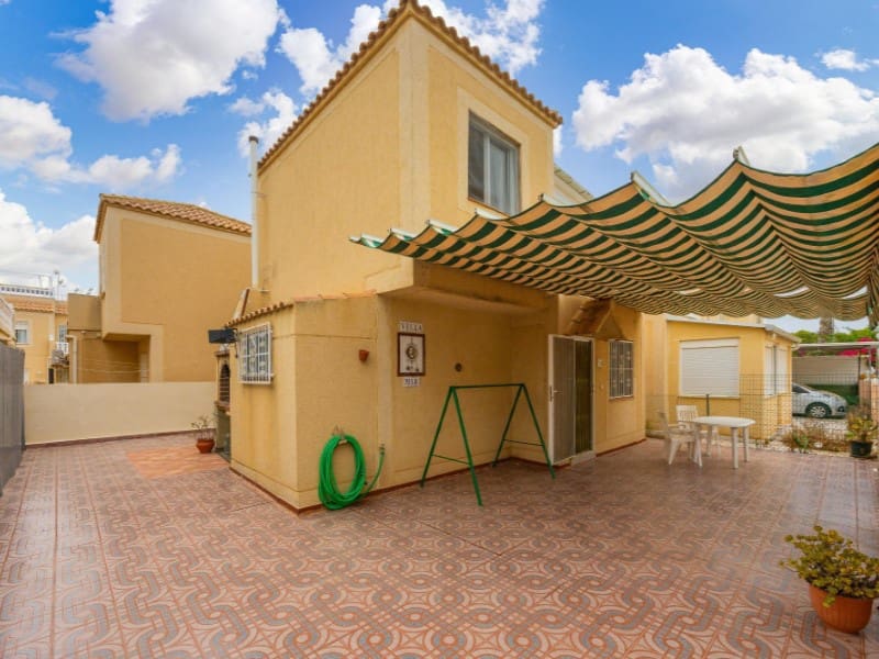 3 bedroom Villa for sale in Torrevieja with pool - € 199,500 (Ref: 10154962)