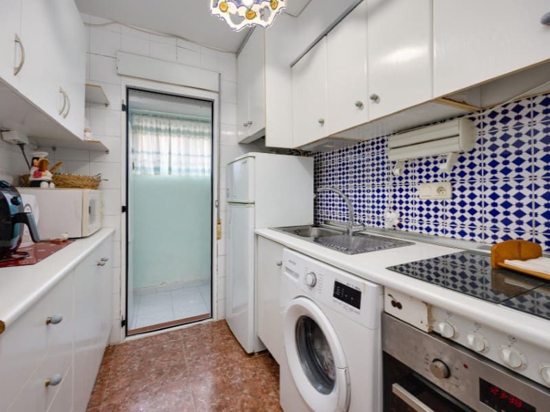 3 bedroom Villa for sale in Torrevieja with pool - € 199,500 (Ref: 10154962)