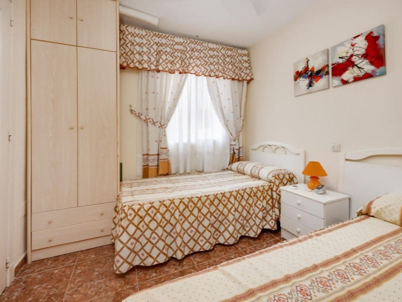 3 bedroom Villa for sale in Torrevieja with pool - € 199,500 (Ref: 10154962)