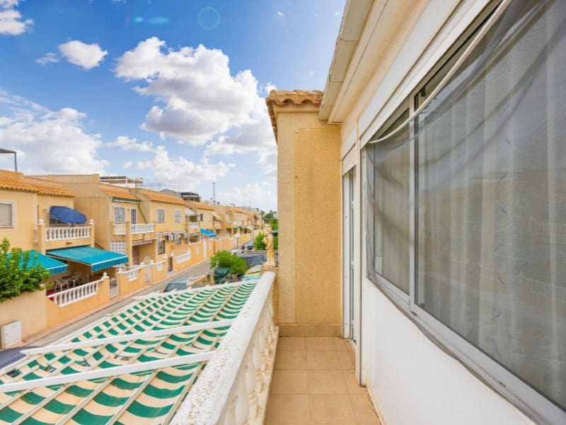 3 bedroom Villa for sale in Torrevieja with pool - € 199,500 (Ref: 10154962)