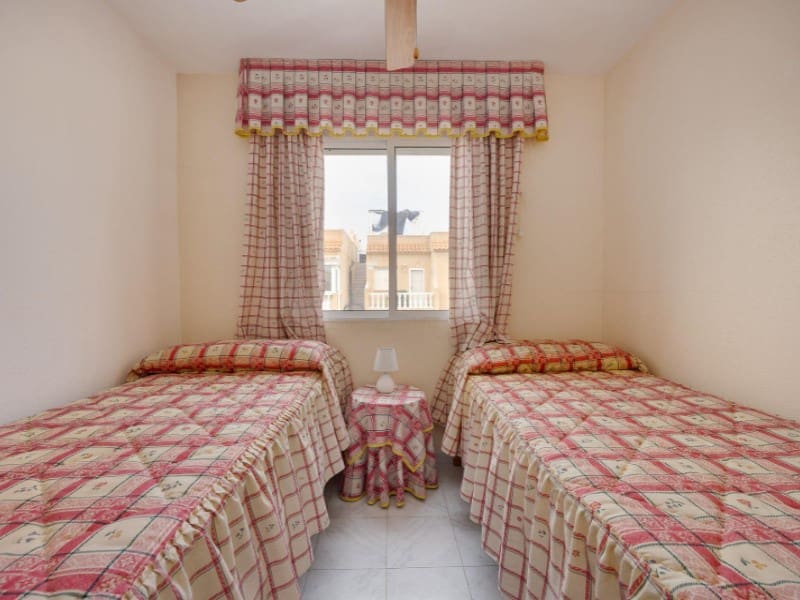 3 bedroom Villa for sale in Torrevieja with pool - € 199,500 (Ref: 10154962)