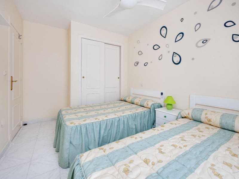 3 bedroom Villa for sale in Torrevieja with pool - € 199,500 (Ref: 10154962)