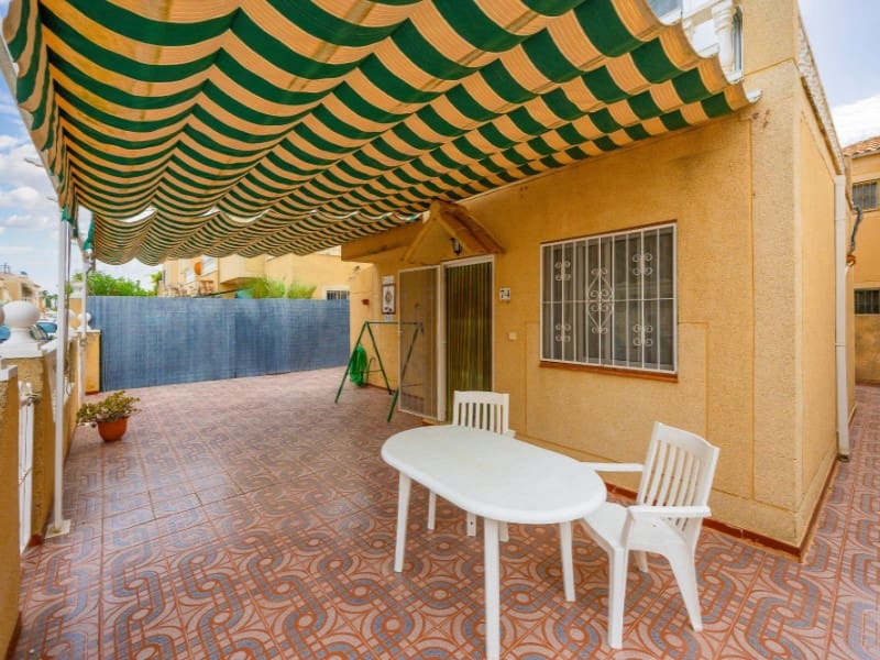 3 bedroom Villa for sale in Torrevieja with pool - € 199,500 (Ref: 10154962)
