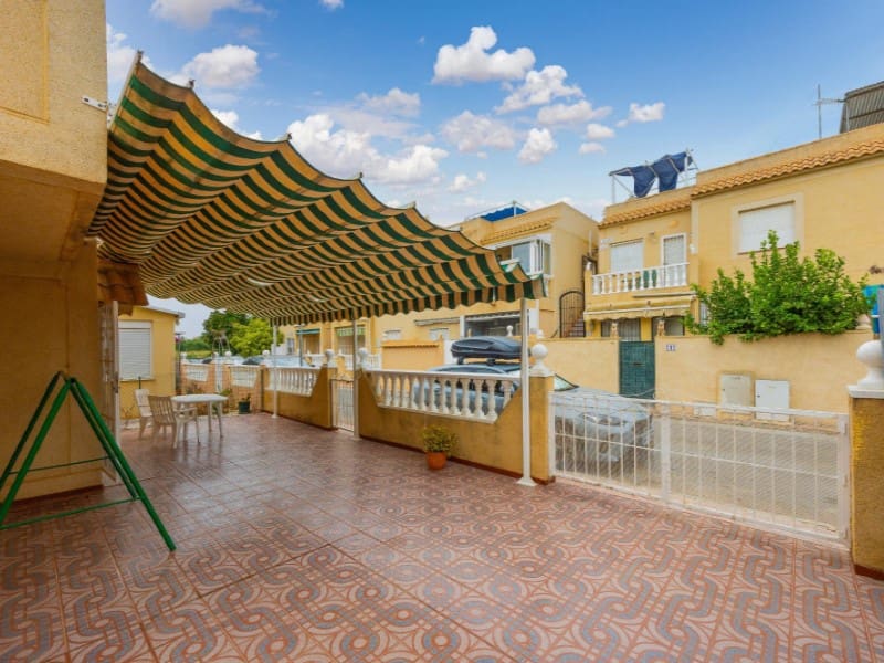 3 bedroom Villa for sale in Torrevieja with pool - € 199,500 (Ref: 10154962)