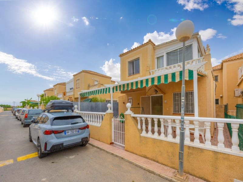 3 bedroom Villa for sale in Torrevieja with pool - € 199,500 (Ref: 10154962)