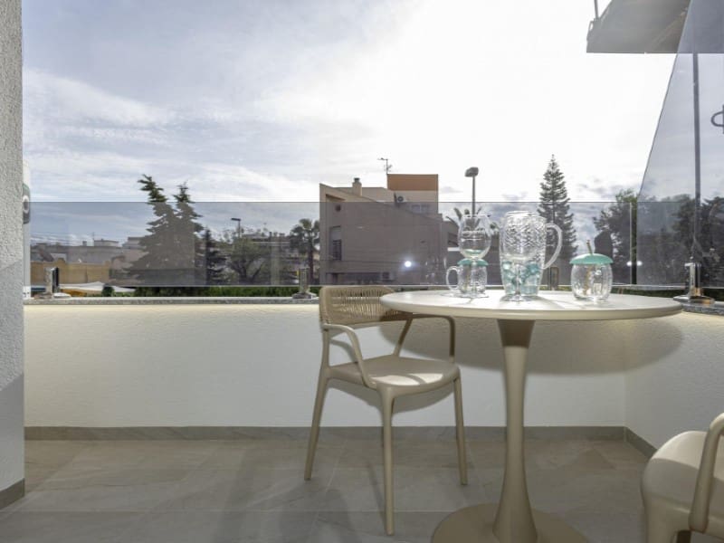 2 soveværelse Lejlighed til salg i Torrevieja med swimmingpool garage - € 269.000 (Ref: 10171245)