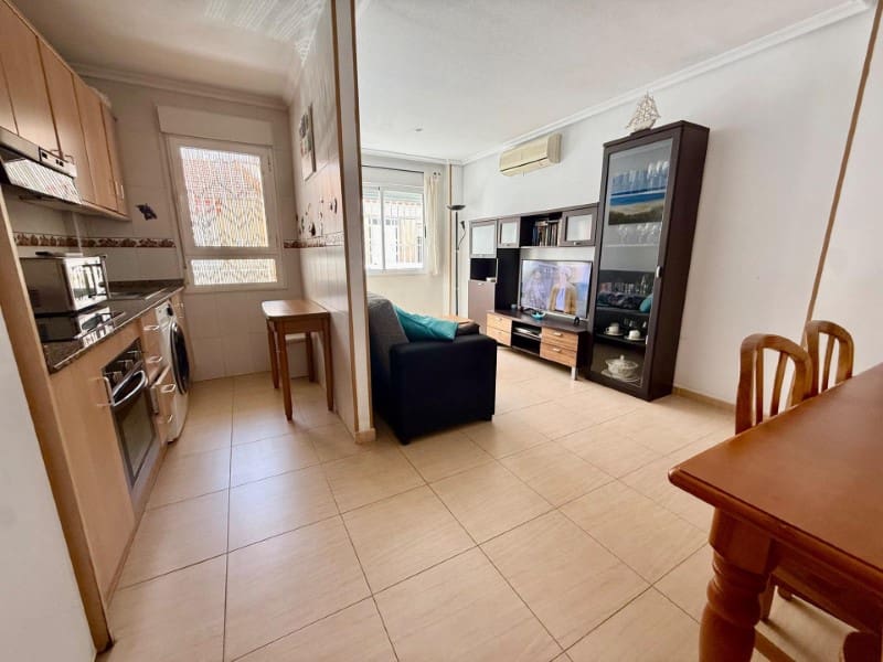 2 bedroom Apartment for sale in Torrevieja - € 125,000 (Ref: 10171248)