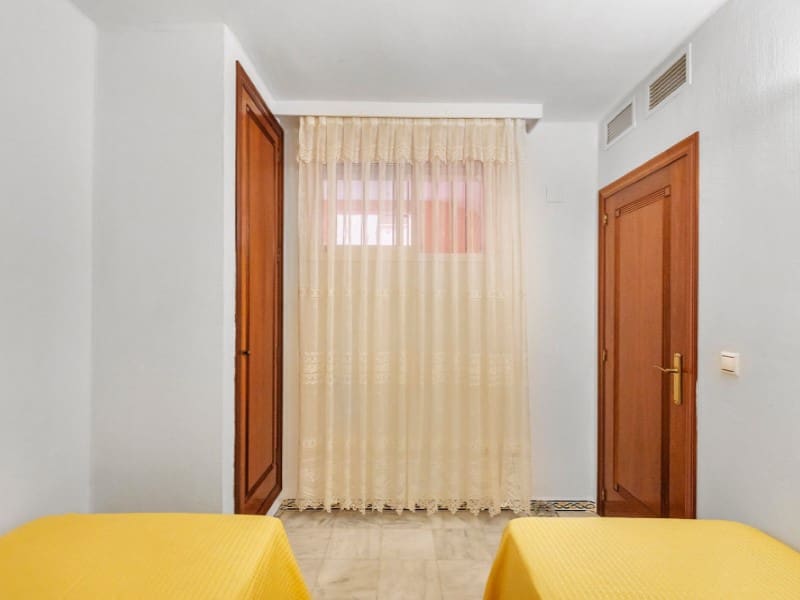 2 soveværelse Lejlighed til salg i Torrevieja med swimmingpool garage - € 269.500 (Ref: 10177064)