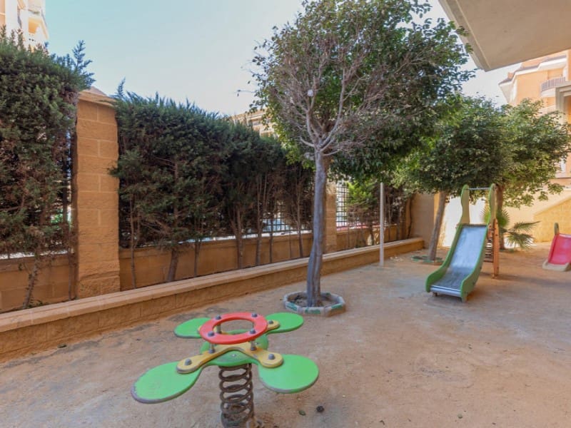 2 soveværelse Lejlighed til salg i Torrevieja med swimmingpool garage - € 269.500 (Ref: 10177064)