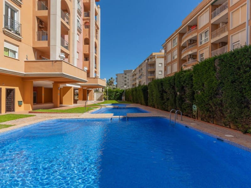 2 soveværelse Lejlighed til salg i Torrevieja med swimmingpool garage - € 269.500 (Ref: 10177064)