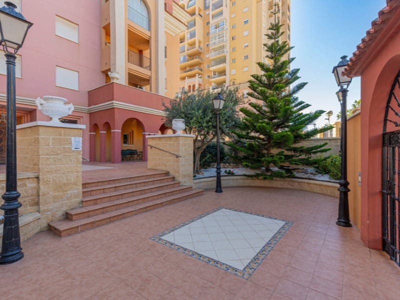 2 soveværelse Lejlighed til salg i Torrevieja med swimmingpool garage - € 269.500 (Ref: 10177064)
