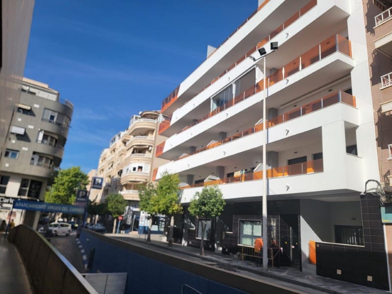 3 chambre Appartement à vendre à Torrevieja avec piscine garage - 399 000 € (Ref: 10177067)