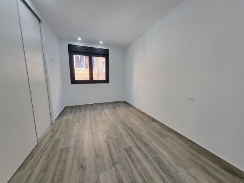3 chambre Appartement à vendre à Torrevieja avec piscine garage - 399 000 € (Ref: 10177067)