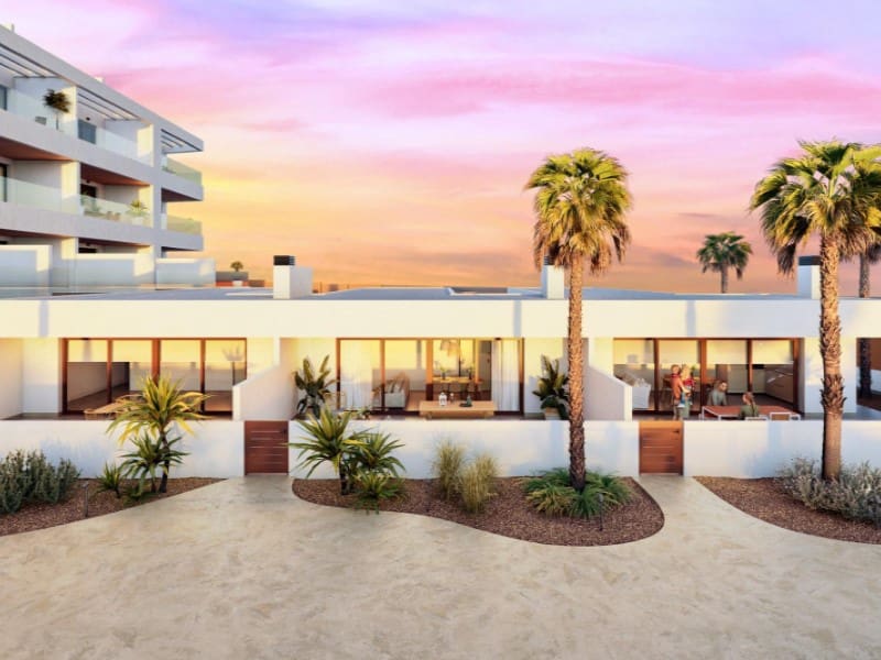 Apartamento de 2 habitaciones en Torrevieja en venta con piscina garaje - 319.900 € (Ref: 10180458)