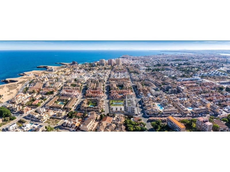 3 soverom Hus til salgs i Torrevieja med svømmebasseng garasje - € 589 900 (Ref: 10180459)