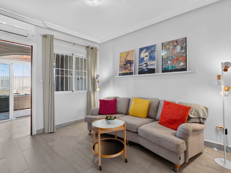 2 soveværelse Lejlighed til salg i Torrevieja med swimmingpool garage - € 149.900 (Ref: 10180468)