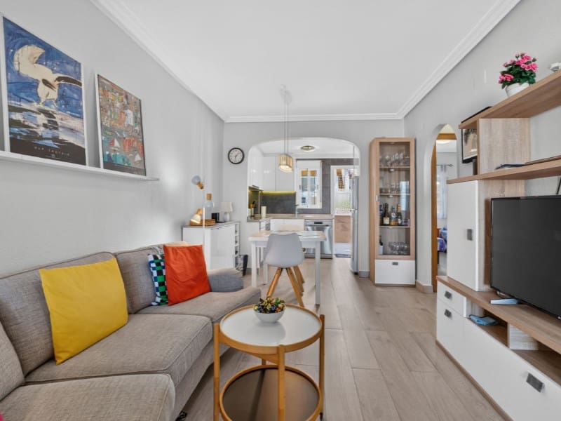 2 soveværelse Lejlighed til salg i Torrevieja med swimmingpool garage - € 149.900 (Ref: 10180468)