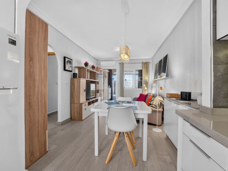 2 soveværelse Lejlighed til salg i Torrevieja med swimmingpool garage - € 149.900 (Ref: 10180468)