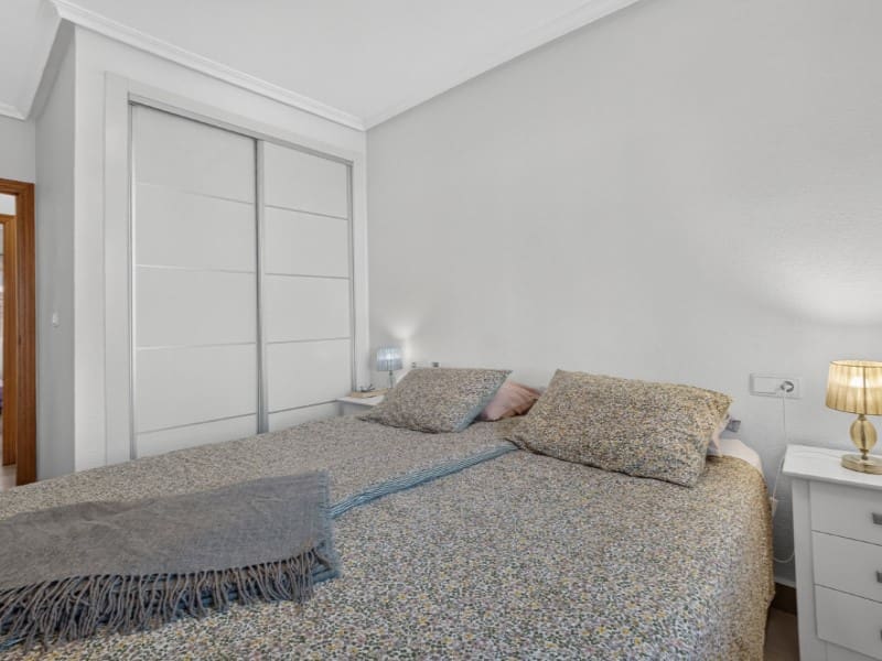 2 soveværelse Lejlighed til salg i Torrevieja med swimmingpool garage - € 149.900 (Ref: 10180468)