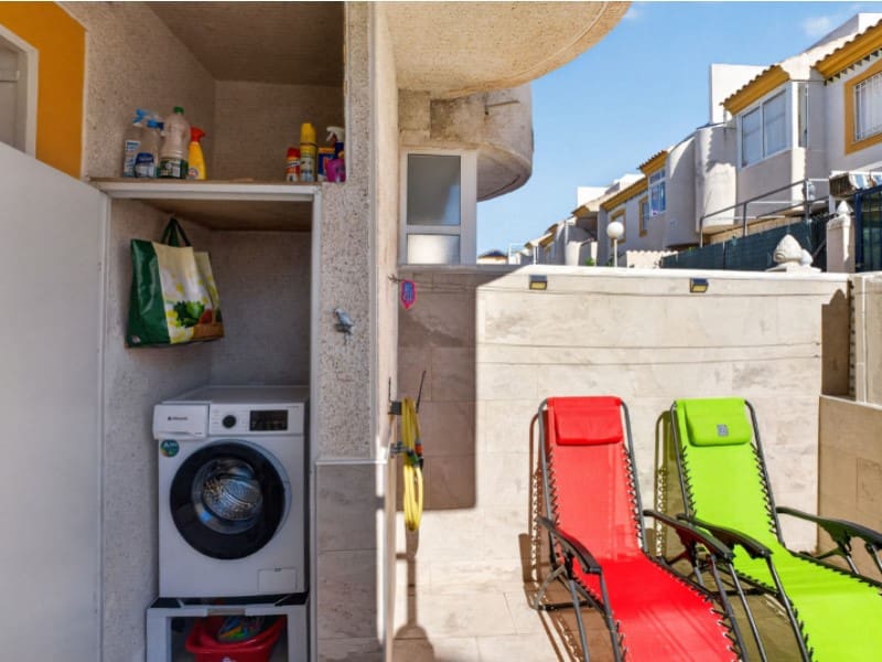 2 soveværelse Lejlighed til salg i Torrevieja med swimmingpool garage - € 149.900 (Ref: 10180468)