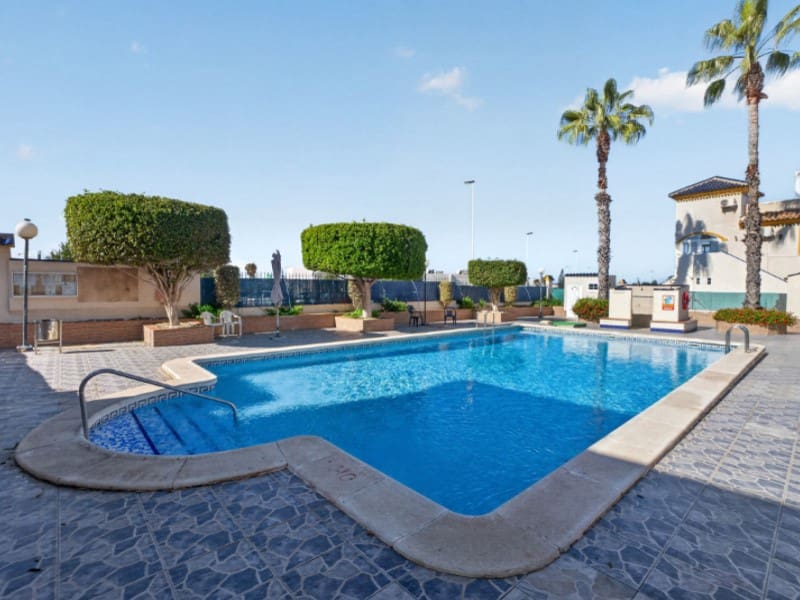2 soveværelse Lejlighed til salg i Torrevieja med swimmingpool garage - € 149.900 (Ref: 10180468)