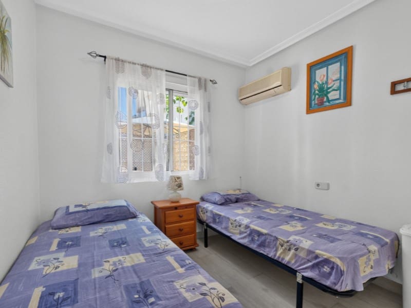 2 soveværelse Lejlighed til salg i Torrevieja med swimmingpool garage - € 149.900 (Ref: 10180468)