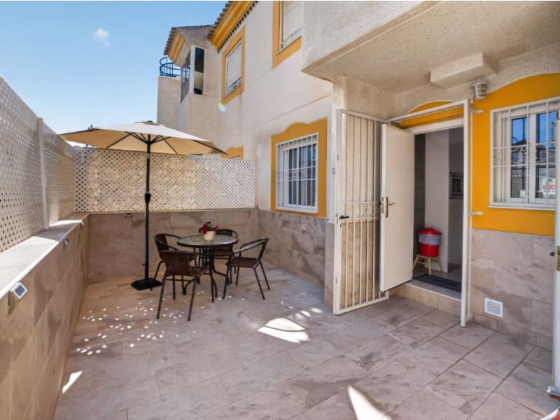 2 soveværelse Lejlighed til salg i Torrevieja med swimmingpool garage - € 149.900 (Ref: 10180468)