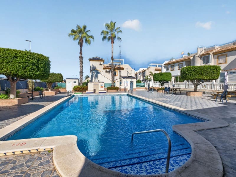 2 soveværelse Lejlighed til salg i Torrevieja med swimmingpool garage - € 149.900 (Ref: 10180468)