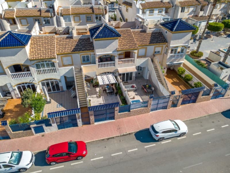 2 soveværelse Lejlighed til salg i Torrevieja med swimmingpool garage - € 149.900 (Ref: 10180468)