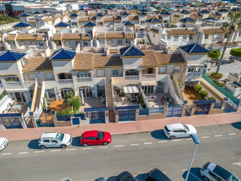 2 soveværelse Lejlighed til salg i Torrevieja med swimmingpool garage - € 149.900 (Ref: 10180468)