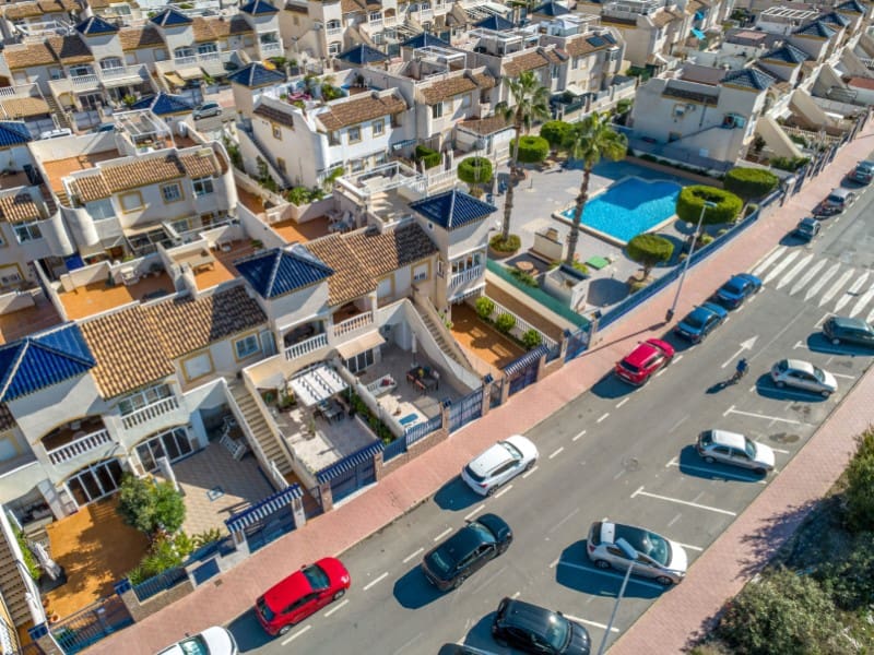 2 soveværelse Lejlighed til salg i Torrevieja med swimmingpool garage - € 149.900 (Ref: 10180468)