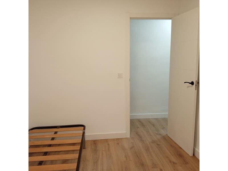 Apartamento de 3 habitaciones en Torrevieja en venta - 130.000 € (Ref: 10182946)