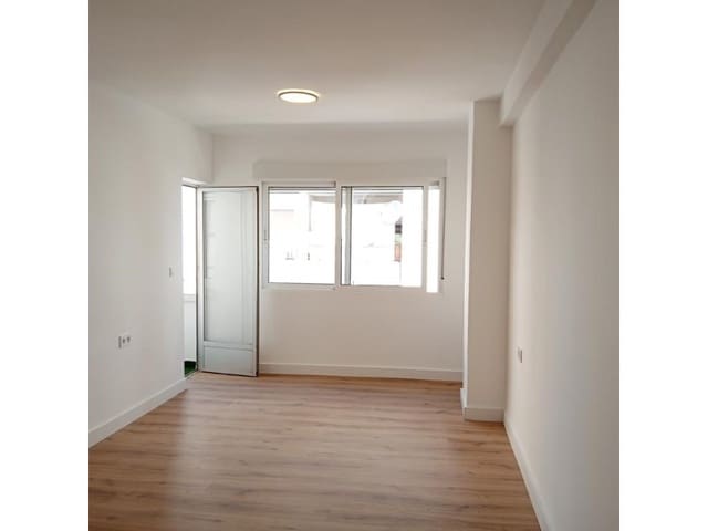 Apartamento de 3 habitaciones en El Molino, Torrevieja en venta - 130.000 € (Ref: 10182946)