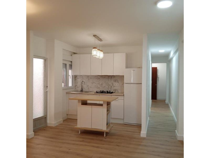 Apartamento de 3 habitaciones en Torrevieja en venta - 130.000 € (Ref: 10182946)