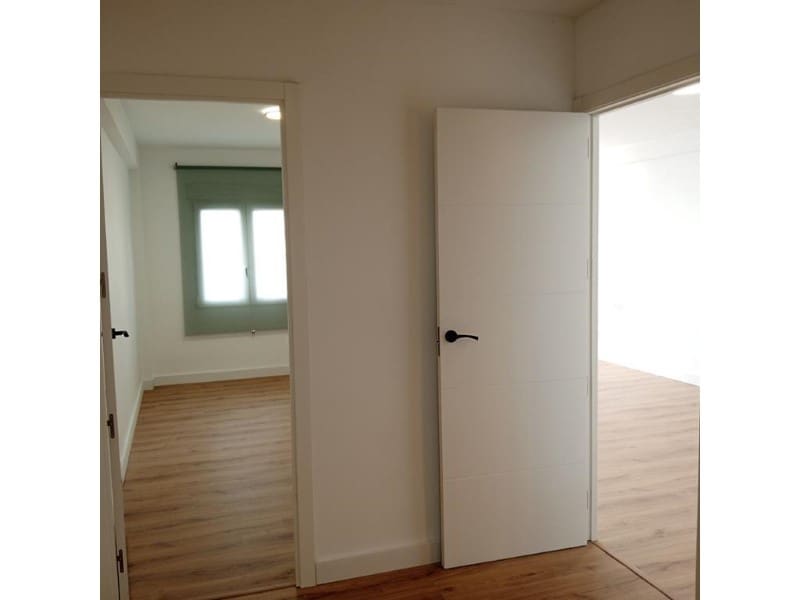 Apartamento de 3 habitaciones en Torrevieja en venta - 130.000 € (Ref: 10182946)
