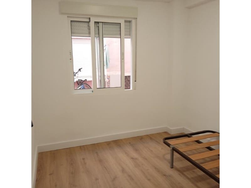 Apartamento de 3 habitaciones en Torrevieja en venta - 130.000 € (Ref: 10182946)