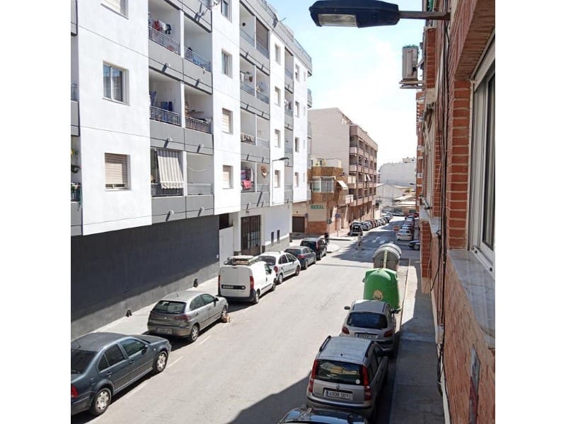 Apartamento de 3 habitaciones en Torrevieja en venta - 130.000 € (Ref: 10182946)