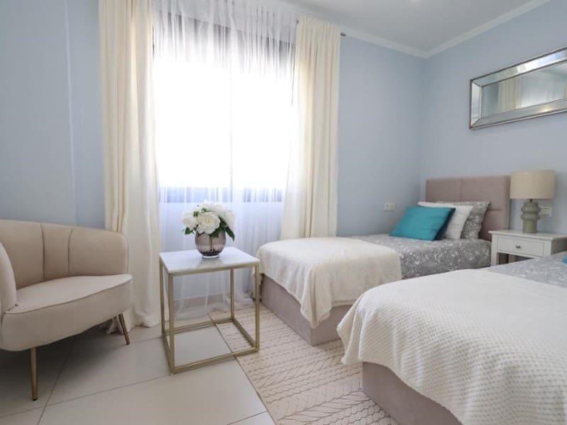 Casa de 3 habitaciones en Orihuela Costa en venta con piscina garaje - 365.000 € (Ref: 10182947)