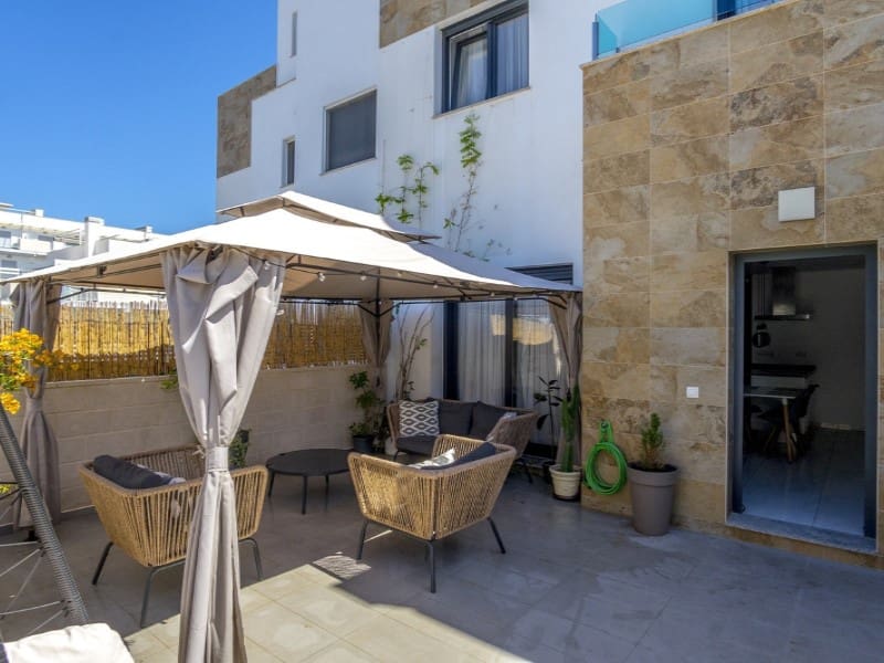 3 soveværelse Byhus til salg i Orihuela Costa med swimmingpool - € 315.000 (Ref: 10184454)