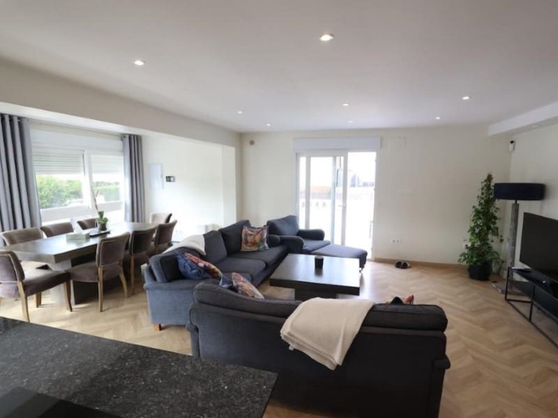 5 soverom Villa til salgs i Torrevieja med svømmebasseng garasje - € 599 000 (Ref: 10184456)